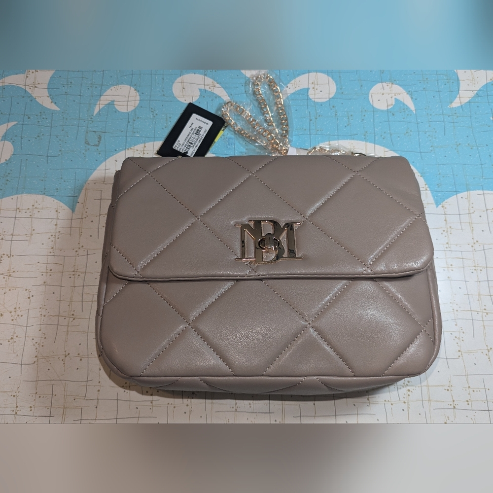 NWT Badgley Mischka Big Chain Taupe Crossbody Bag‎ Diamond Quilting 11x9x4